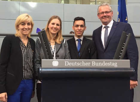 Fuer vier Tage im Bundestag